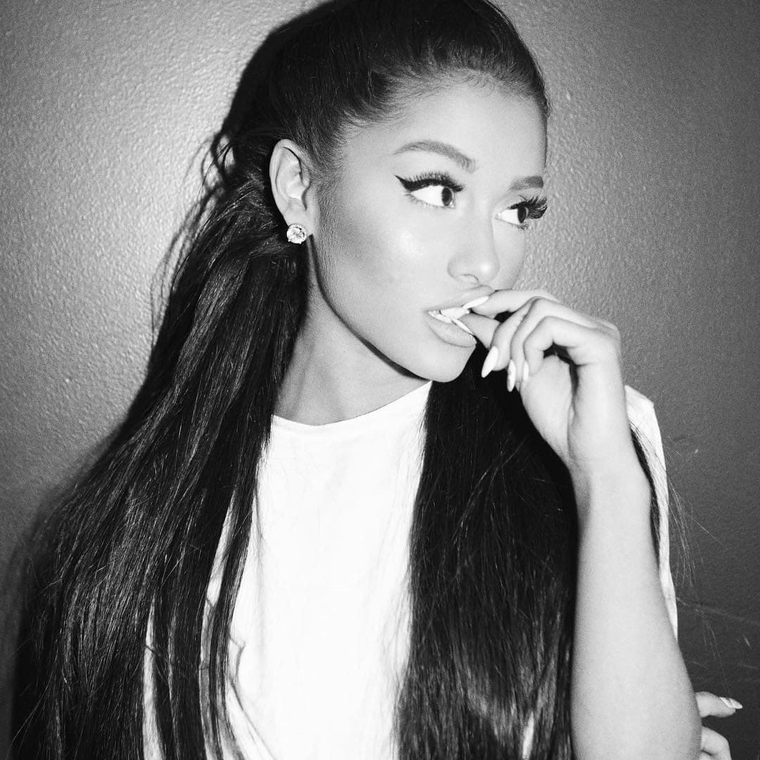 Ariana Grande emotivnom porukom proslavila 100 miliona pratilaca na Instagramu