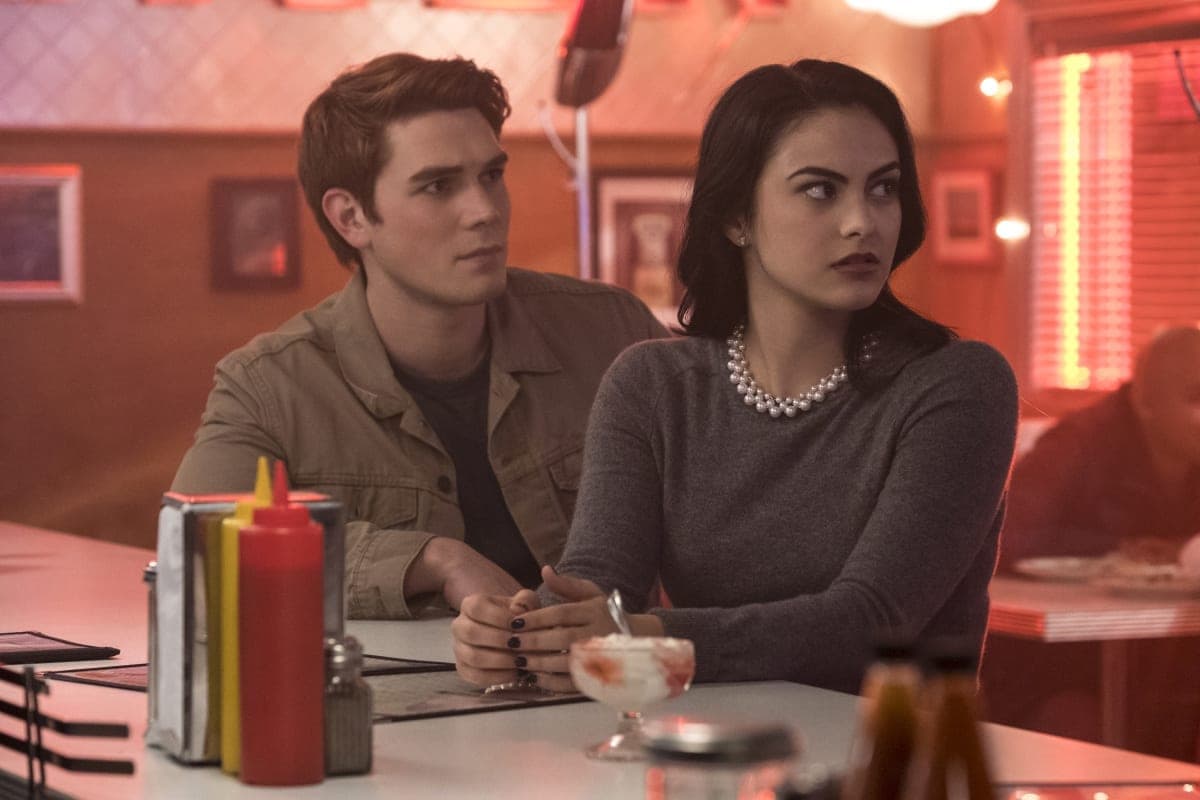 Nakon Cola i Lili čini se da su i KJ Apa i Camila Mendes zajedno