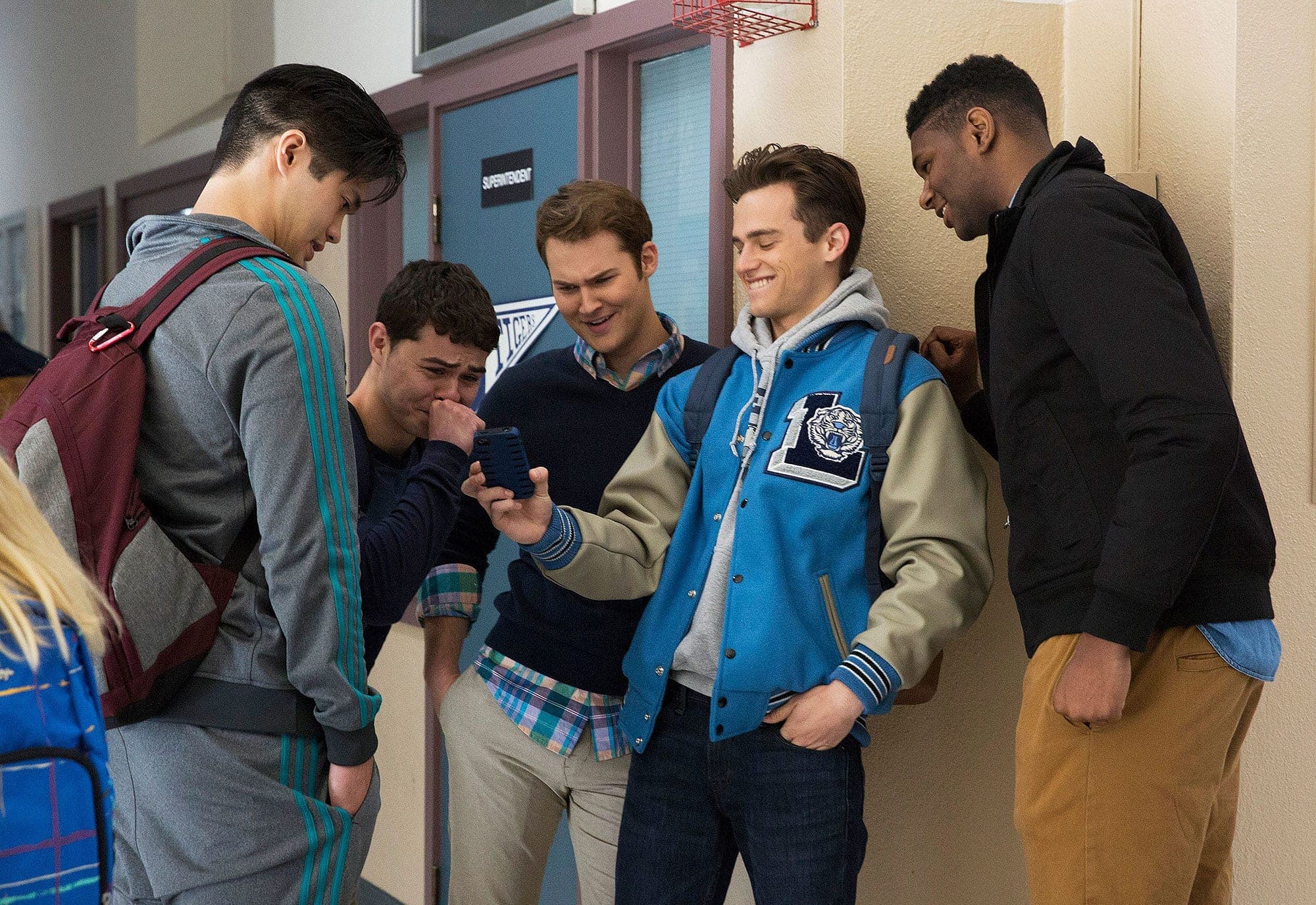 Zvezda serije ’13 Reasons Why’ uhapšena jer je krao od starijih ljudi