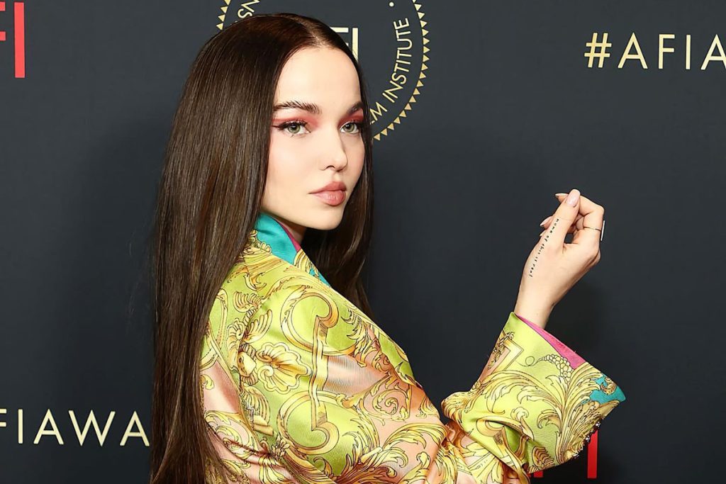 Dove Cameron otkriva zbog čega je uklonila sve svoje stare pesme sa interneta