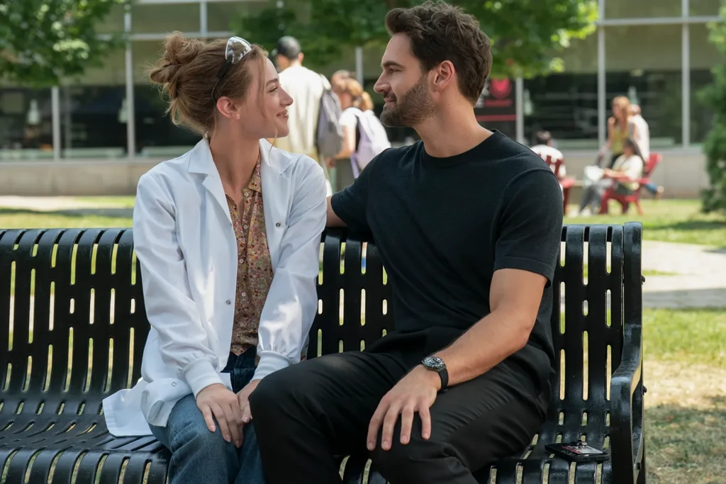 The Love Hypothesis film: Lili Reinhart o razlikama u odnosu na knjigu