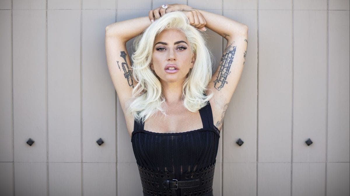 Lady Gagi se ceo svet smeje zbog pogrešne tetovaže
